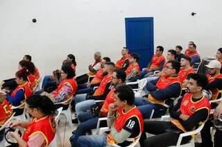Curso de pilotagem une novatos e veteranos para reduzir acidentes nas ruas Curso de pilotagem une novatos e veteranos para reduzir acidentes nas ruas