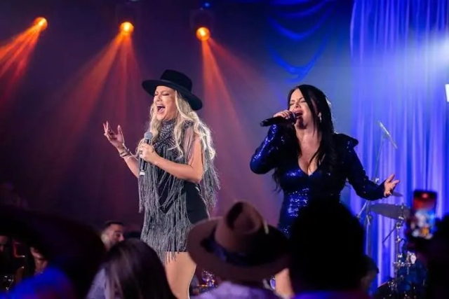 Hoje tem show gratuito com Patr&iacute;cia e Adriana e Fred e Victor 