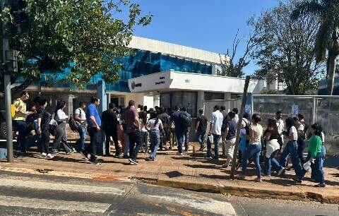 Al&eacute;m de sal&aacute;rios de at&eacute; R$ 26 mil, carreira na PF atrai candidatos em concurso