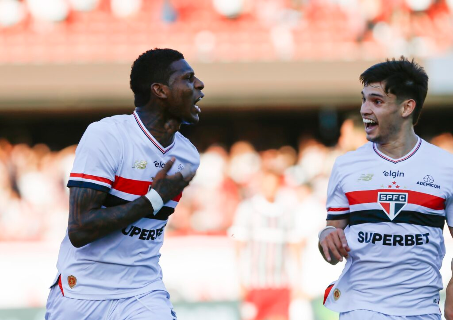 S&atilde;o Paulo vence Fluminense por 3 a 1 e sobe para oitavo no Brasileir&atilde;o