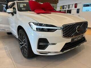 Enzo Volvo Lan&ccedil;a Novo XC60 em Campo Grande