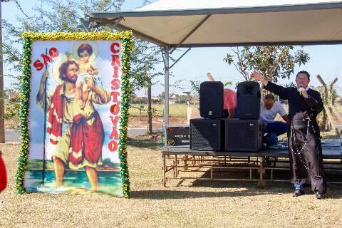 Para homenagear padroeiro, caminhoneiros se unem e missa na Pra&ccedil;a do Papa 
