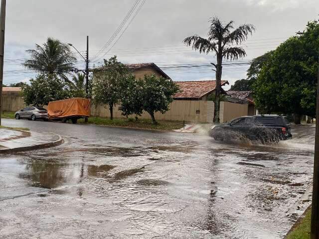 Chuva acaba com 35 dias de seca e temperatura cai para 16,5&deg;C