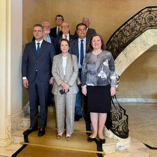 Missão do Senado para discutir tarifaço faz 1ª reunião em casa de embaixadora Missão do Senado para discutir tarifaço faz 1ª reunião em casa de embaixadora