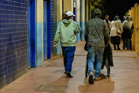 Com chegada de frente fria, prefeitura ir&aacute; reativar abrigo para moradores de rua