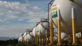 Petrobras anuncia redução de 14% no preço do gás natural para distribuidoras Petrobras anuncia redução de 14% no preço do gás natural para distribuidoras