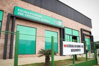 Escola terá aula de luta em bairro "associado à violência", justifica secretário Escola terá aula de luta em bairro "associado à violência", justifica secretário