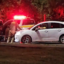 Condutor resiste &agrave; fiscaliza&ccedil;&atilde;o e quase atropela agente do Detran 