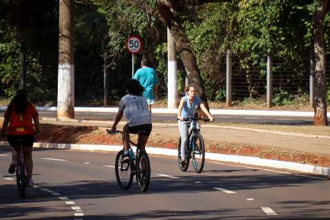 Uso de patinetes e bikes el&eacute;tricas no Parque dos Poderes divide leitores