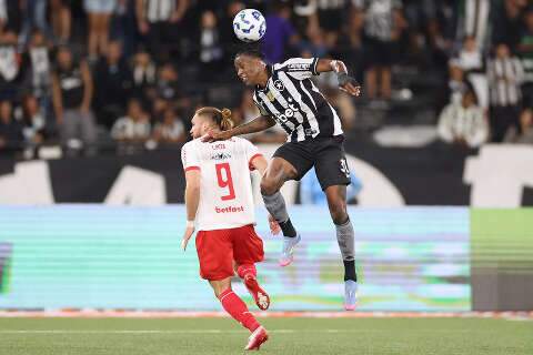 Botafogo vence Bragantino e abre vantagem na Copa do Brasil