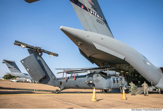 Avi&atilde;o militar dos EUA pousa em Campo Grande para exerc&iacute;cio de guerra