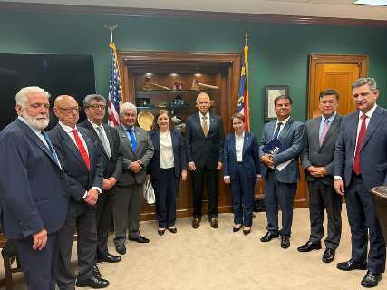 Senadores dos EUA veem chance de barrar tarifa de Trump contra o Brasil