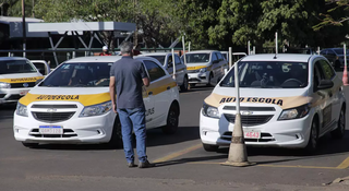 Governo estuda acabar com exig&ecirc;ncia de autoescola para tirar CNH