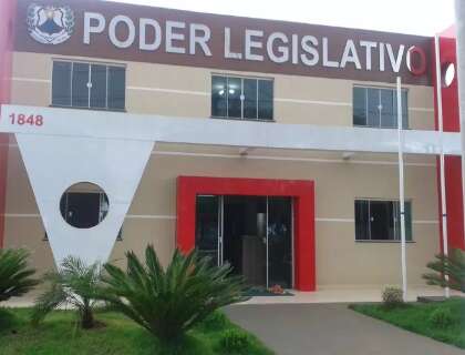 C&acirc;mara de Bandeirantes defende di&aacute;rias e diz que cumpre exig&ecirc;ncias legais