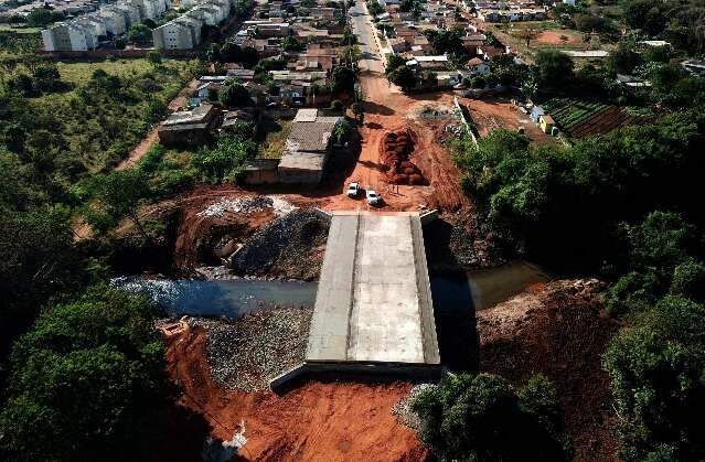 Ponte que substitui &quot;pinguela&quot; sobre o Lageado entra na fase final
