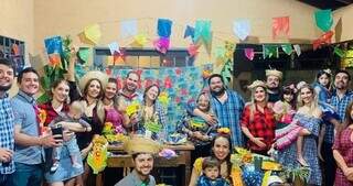 Amizade dos anos 2000 virou 20 fam&iacute;lias e resiste firme ao tempo