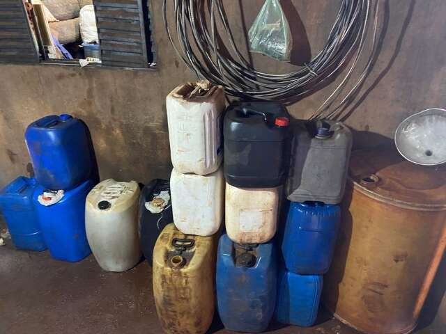 Comerciante &eacute; preso com 1.150 litros de combust&iacute;vel furtado