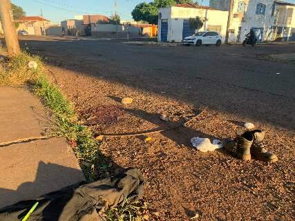 Morador de rua &eacute; assassinado com sete facadas na Vila Carvalho