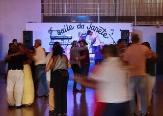 &Uacute;ltimo pedido do pai foi que bail&atilde;o n&atilde;o acabasse, e Janete atendeu