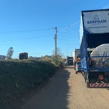 Cratera trava trecho na 163 e obriga motoristas a desvio por estrada de terra 