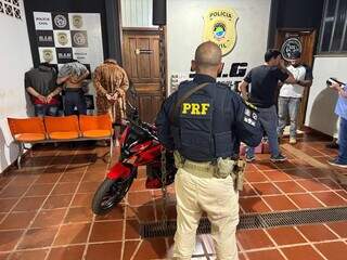 Falsos policiais que roubaram carga de muamba s&atilde;o presos