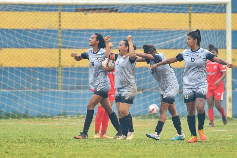 Torneio feminino de futebol come&ccedil;a em setembro com 5 clubes em disputa