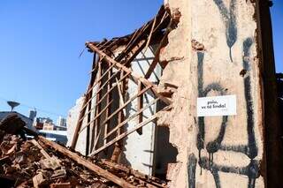 Briga n&atilde;o termina com desabamento e MP quer reconstru&ccedil;&atilde;o de casa hist&oacute;rica 