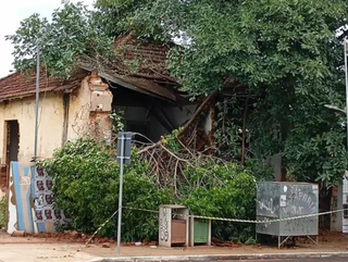 Briga n&atilde;o termina com desabamento e MP quer reconstru&ccedil;&atilde;o de casa hist&oacute;rica 