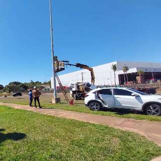 Radares s&atilde;o instalados nas ruas para teste da licita&ccedil;&atilde;o dos equipamentos