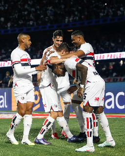 S&atilde;o Paulo domina Athletico na ida &agrave;s oitavas da Copa do Brasil