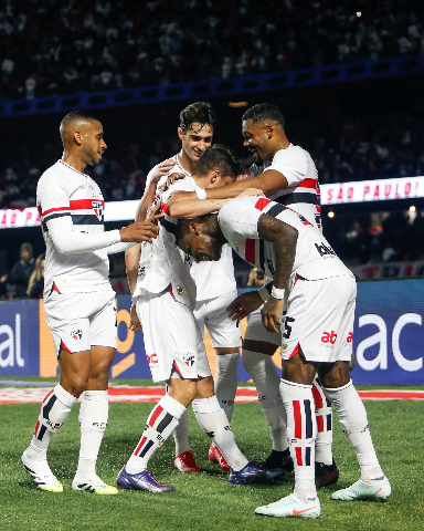 S&atilde;o Paulo domina Athletico na ida &agrave;s oitavas da Copa do Brasil