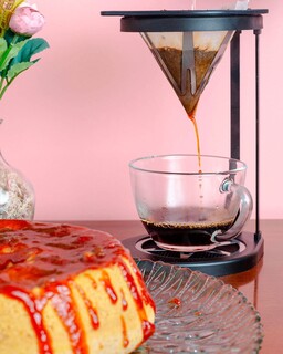 Caf&eacute; tem rabada e receita de chipa que av&oacute; ensinou h&aacute; 35 anos