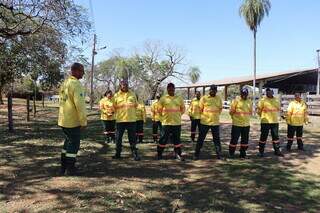Volunt&aacute;rios formam primeira brigada de inc&ecirc;ndio em assentamento