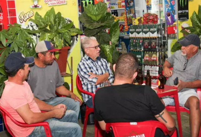 Seis em cada 10 se arrependem de emprestar dinheiro a amigos