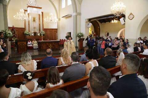 Casamento coletivo vai celebrar o amor de 45 casais neste s&aacute;bado