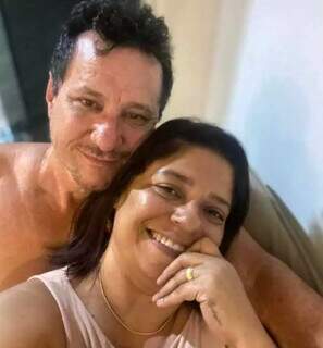 Voc&ecirc; viu? servidora perde alian&ccedil;a de casamento que simboliza a luta da fam&iacute;lia