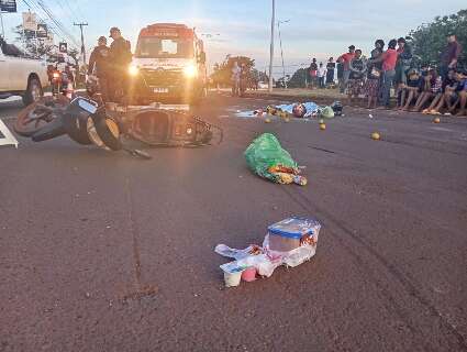 Mulher morre ap&oacute;s colis&atilde;o entre moto e caminhonete em Dourados