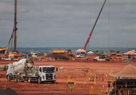 Obra de aeroporto em meio ao boom da celulose pode estar assoreando c&oacute;rrego