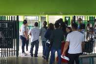 Após casamentos e trabalho precoces, adultos buscam nova chance de estudar