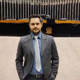 Homem que morreu atropelado era assessor parlamentar de deputado