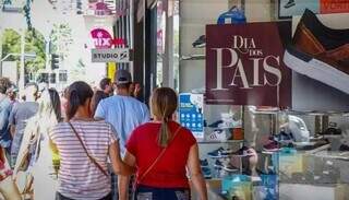 Previs&atilde;o de queda na venda de Dia dos Pais contrasta com otimismo de empres&aacute;rios
