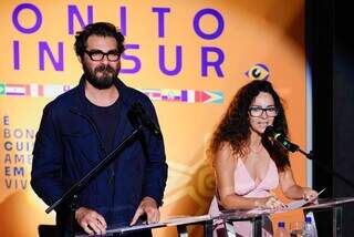 Thiago Lacerda e Claudia Ohana anunciam vencedores do Cinesur Thiago Lacerda e Claudia Ohana anunciam vencedores do Cinesur