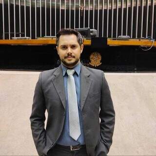 Homem que morreu atropelado ao sair de show era assessor de deputado