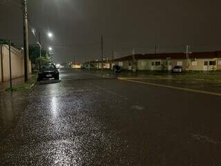 Frente fria avan&ccedil;a, muda o tempo e provoca chuva em Campo Grande