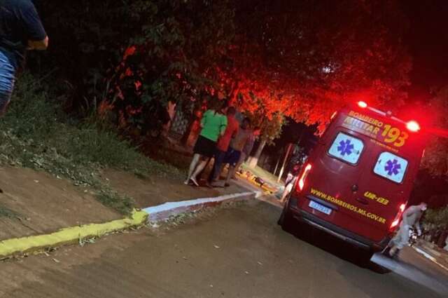 Enteado mata padrasto e &eacute; socorrido com faca cravada na cabe&ccedil;a