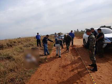 Brasileiro &eacute; fuzilado com 30 tiros e jogado em estrada na fronteira