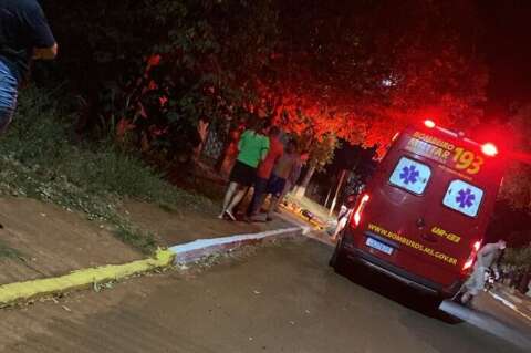 Enteado mata padrasto e &eacute; socorrido com faca cravada na cabe&ccedil;a
