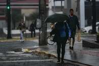 Frente fria avança, muda o tempo e provoca chuva em Campo Grande