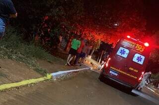 Enteado mata padrasto e &eacute; socorrido com faca cravada na cabe&ccedil;a