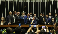 Anistia divide bancada de MS e paralisa Congresso Nacional